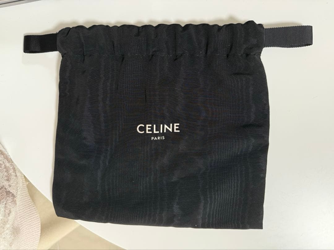 CELINE ノット スモール ループ ピアス