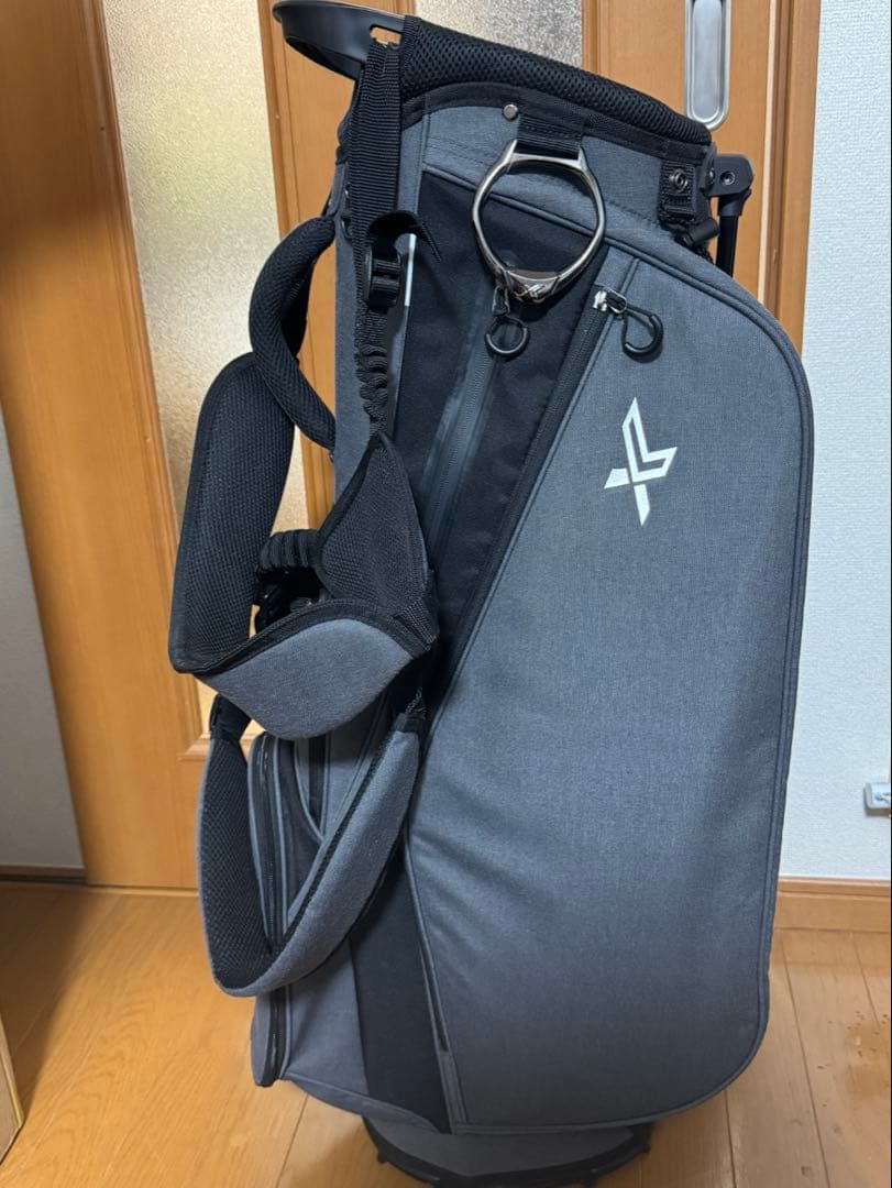 ゼクシオ　キャディバッグ　軽量