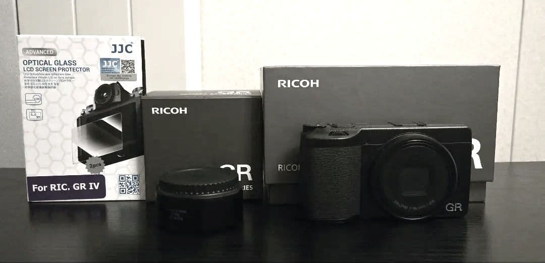 ほぼ未使用　RICOH GR IV コンパクトデジタルカメラ　レンズアダプタ付き
