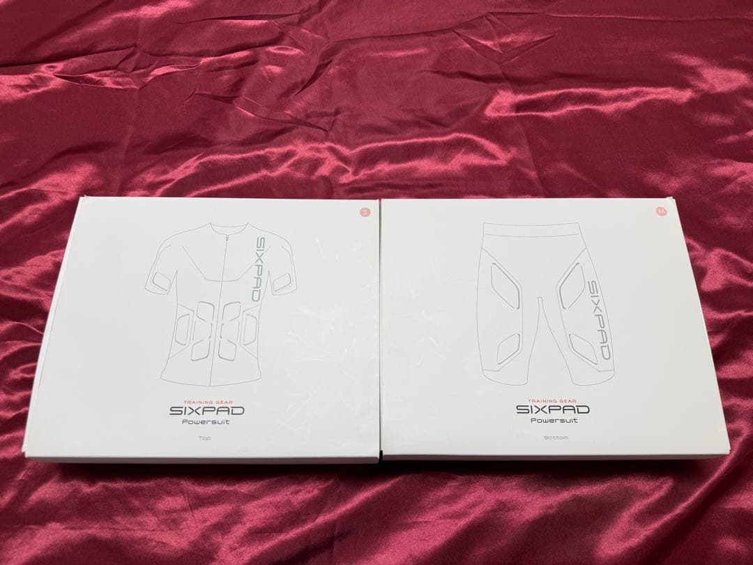 SIXPAD トレーニングシャツ＆パンツセット S/M綺麗な状態です！