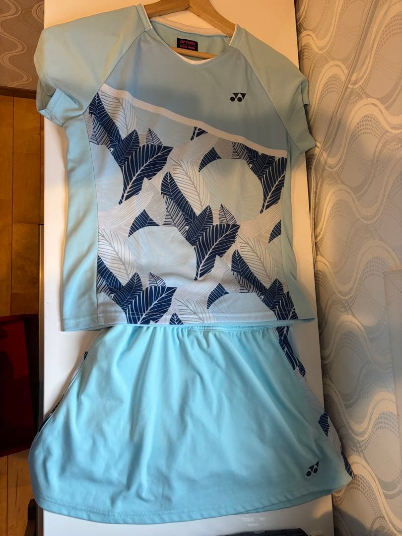 WOMEN バドミントンシャツ、インナースパッツ付きスカート