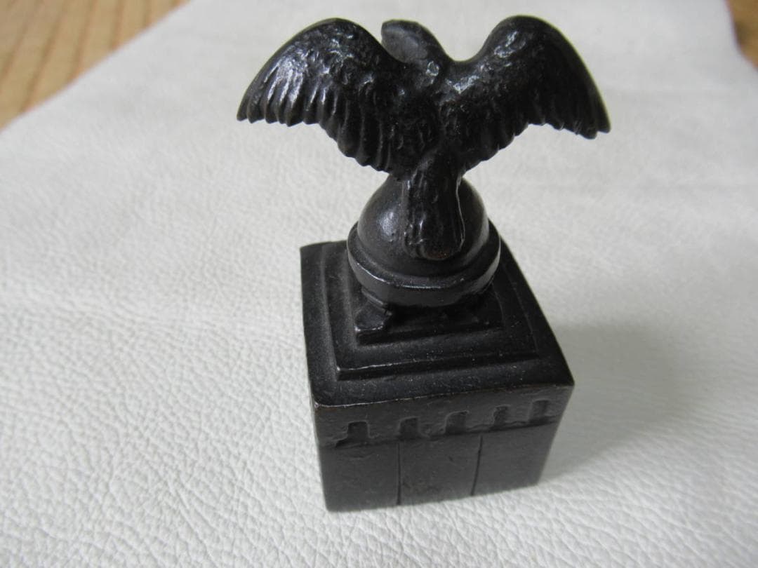 ◆希少 美品 昭和初期◆忠魂碑建設記念『鷲』デザイン 文鎮/ペーパーウェイト