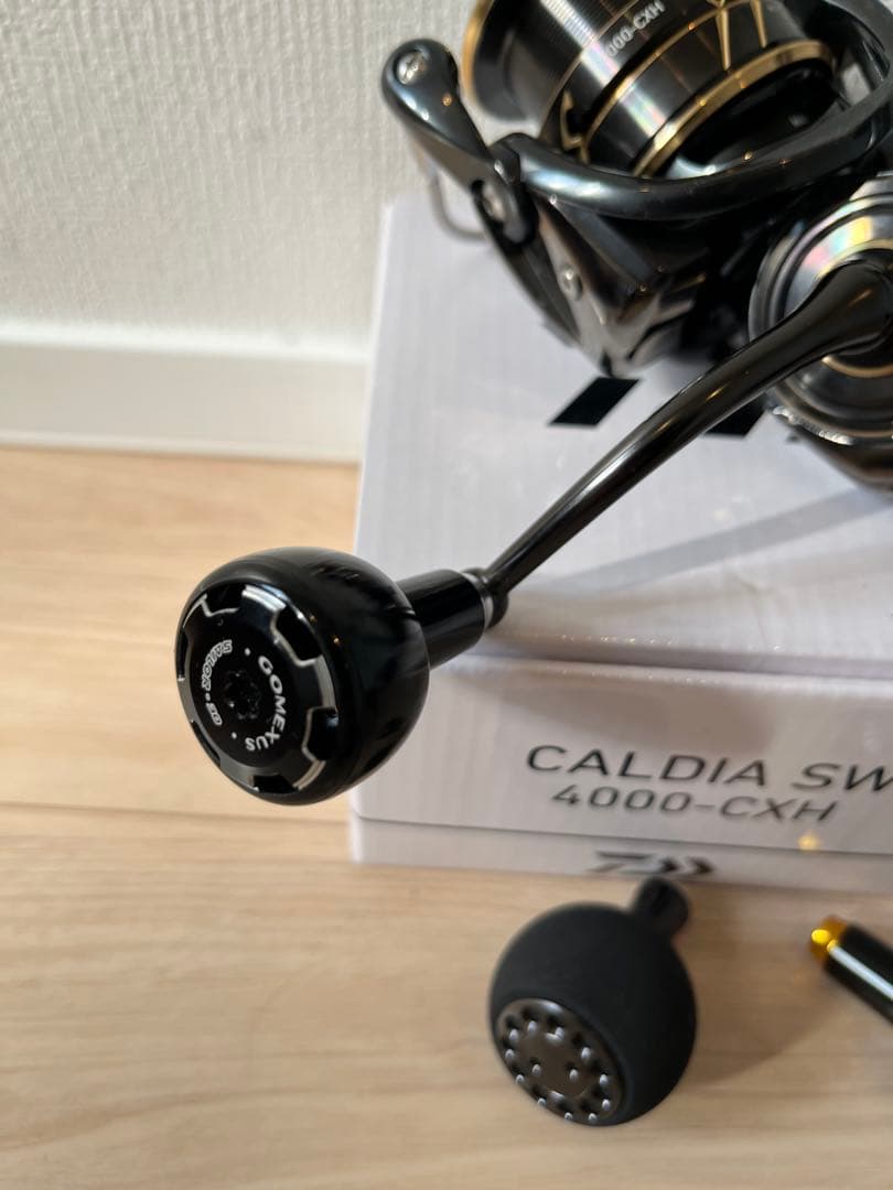 新品同様　ダイワ スピニングリール 22カルディア SW 4000-CXH