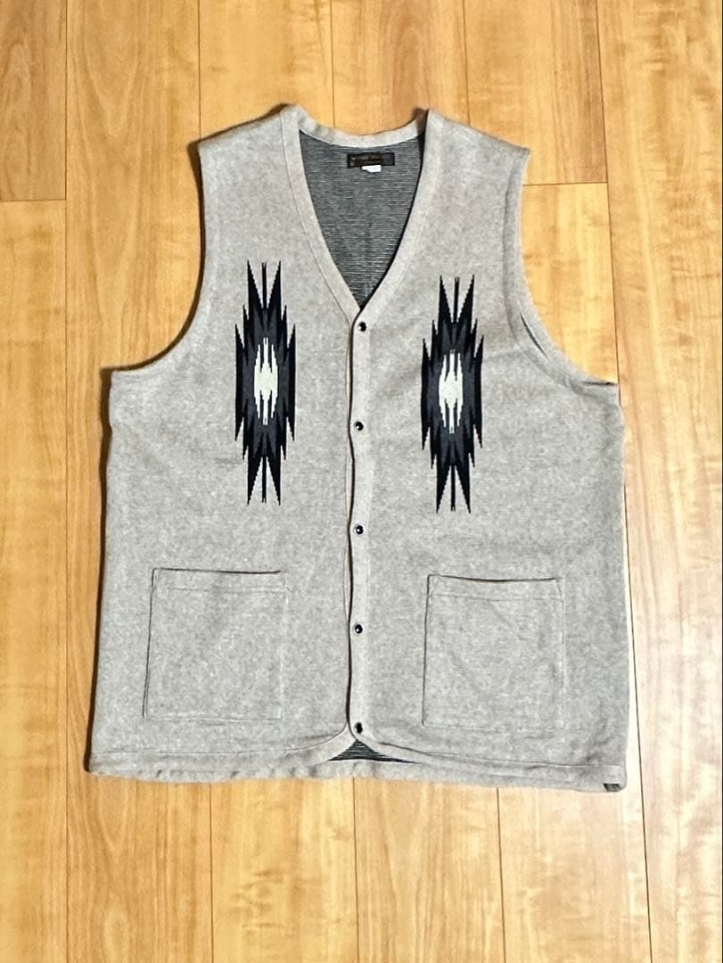 ラグベスト　ネイティブ柄　ベージュ　42