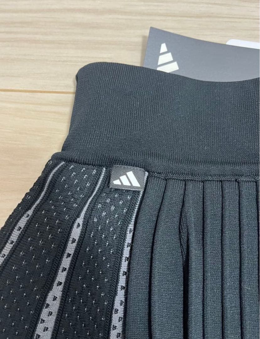 新品　adidas ゴルフ　長袖セーター　フレアースカート　　セットアップ　M