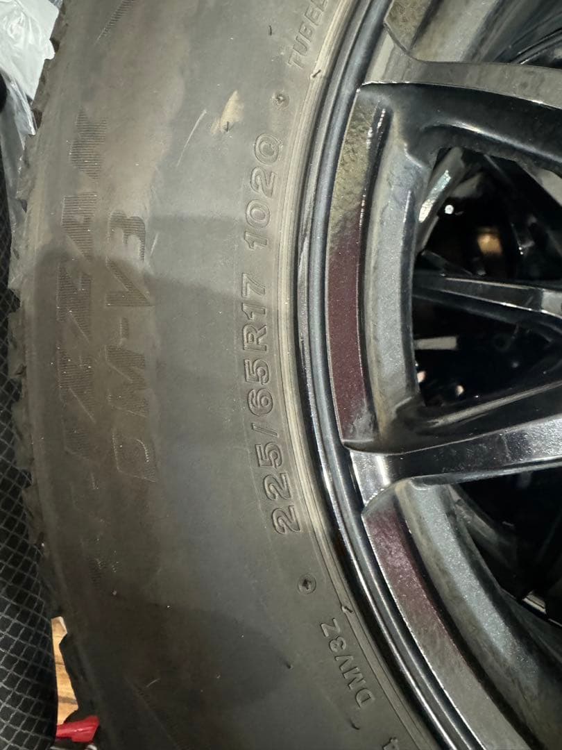 225/65R17 ブリヂストンタイヤ ブラックホイールセット