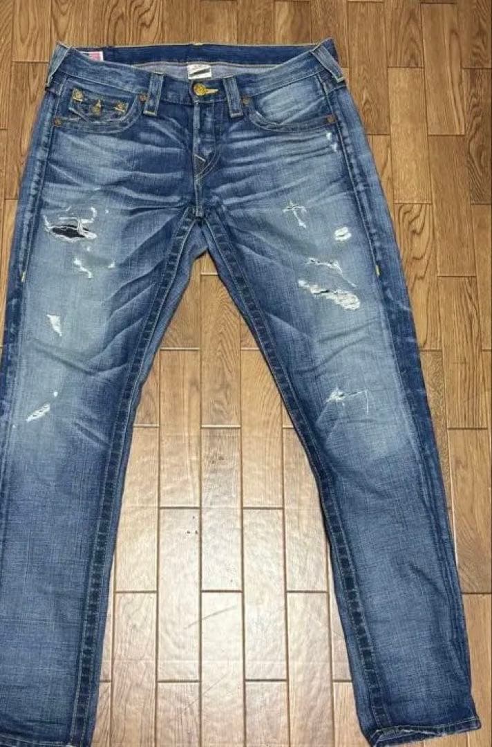 TRUE RELIGION 　限定版スカル刺繍