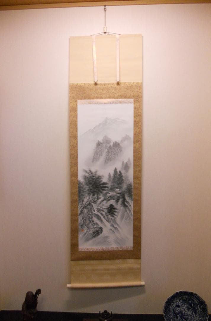 掛け軸 平光岳陽 水墨山水 絹本 希少 軸装 茶道具 掛軸 美品 です。