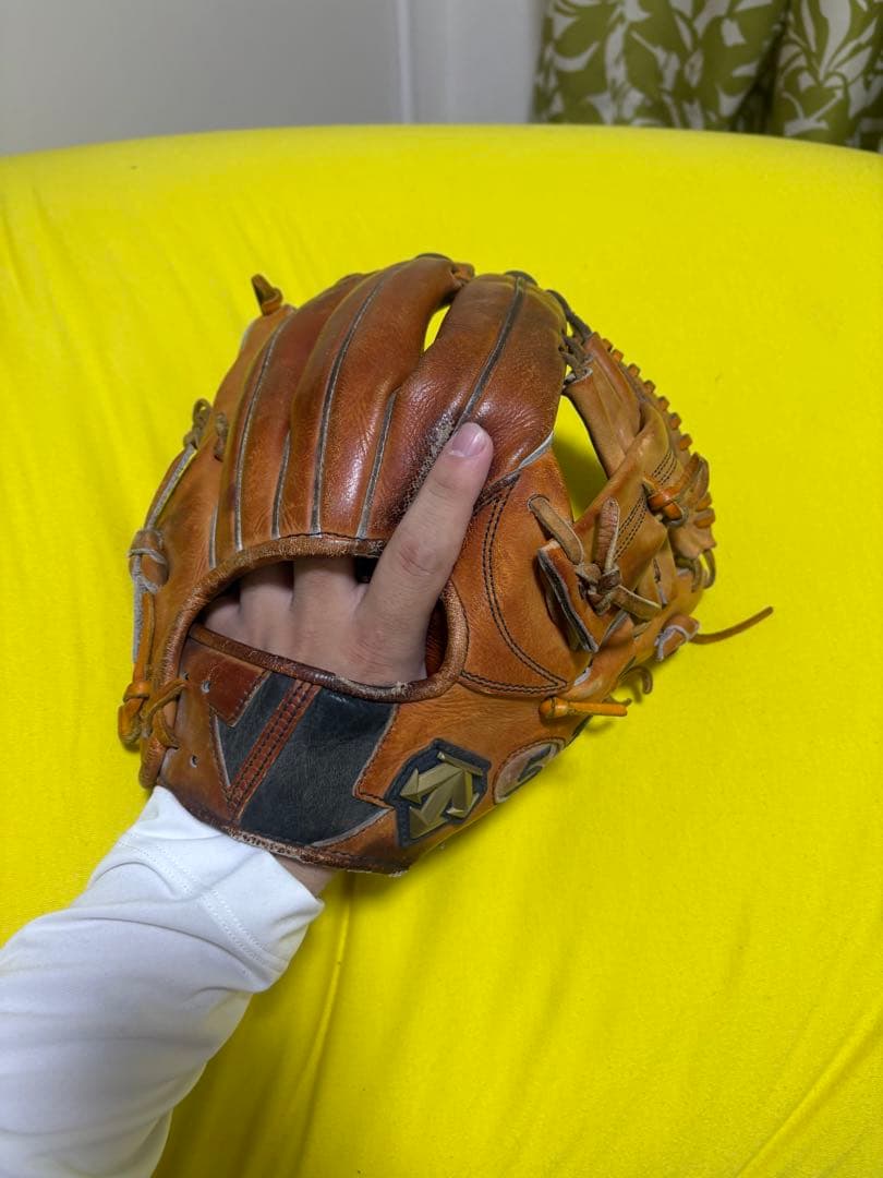 支給品 硬式グローブ