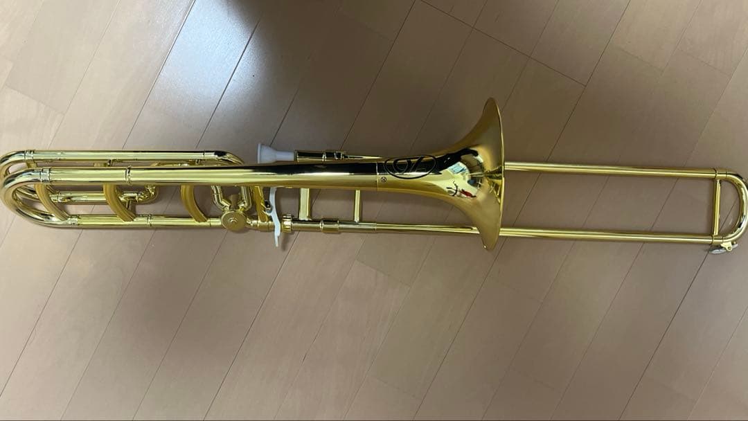 プラスチック　トロンボーン　ゴールド