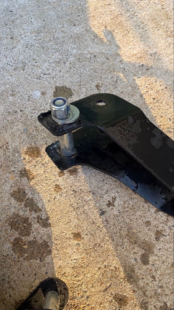 ラフカントリー　フロントコントロールアーム　ダウンブラケット　ラングラーJL用