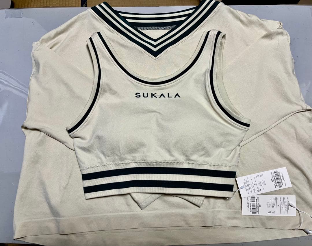 SUKALA ストライプデザイン ヨガウェア セット