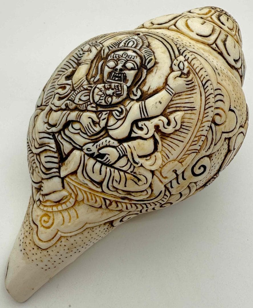 ◆チベット密教法具　法螺貝（シャンカ）クベーラ（毘沙門天）シャクティ