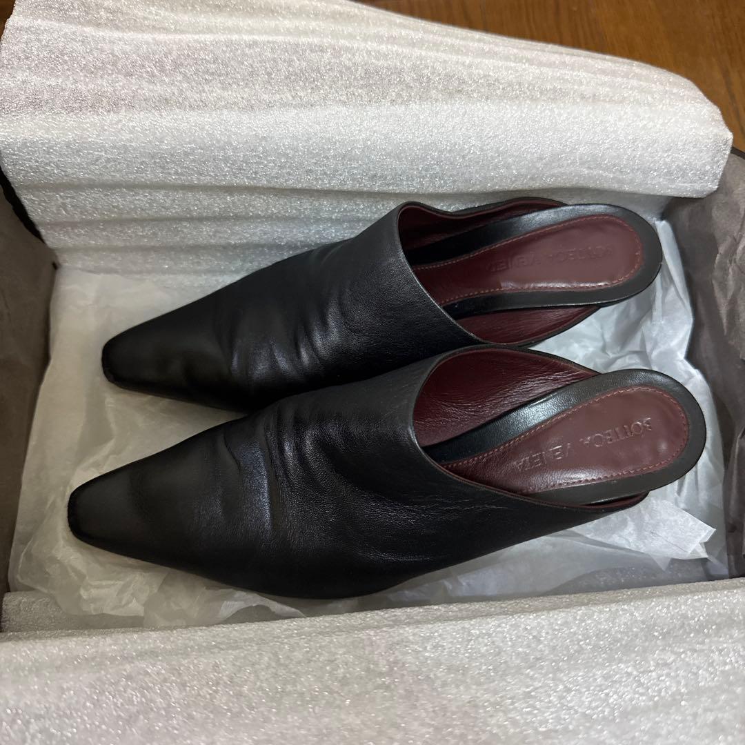 Bottega Veneta 黒 ナパレザー ミュール