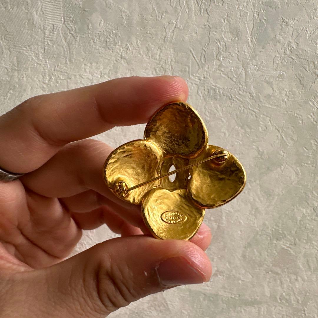 CHANEL フラワーブローチ 金色　最終値下げ