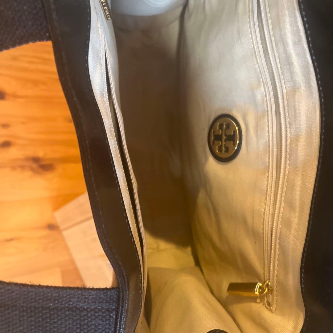 美品　未使用　tory burchトリーバーチ　エナメルバック　A４エラ