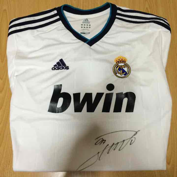 レアルマドリード ユニホームクリロナサイン入り