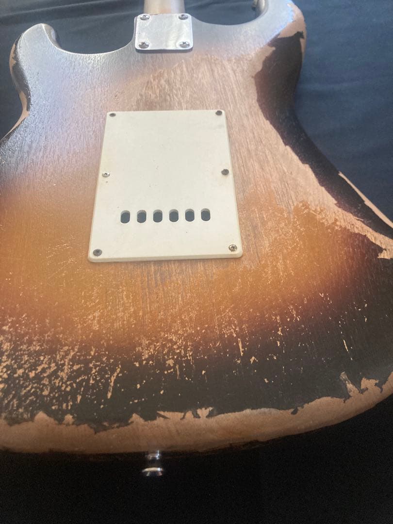 早い者勝ち　#13ストラトキャスタータイプ　ニトロセルロースラッカー塗装