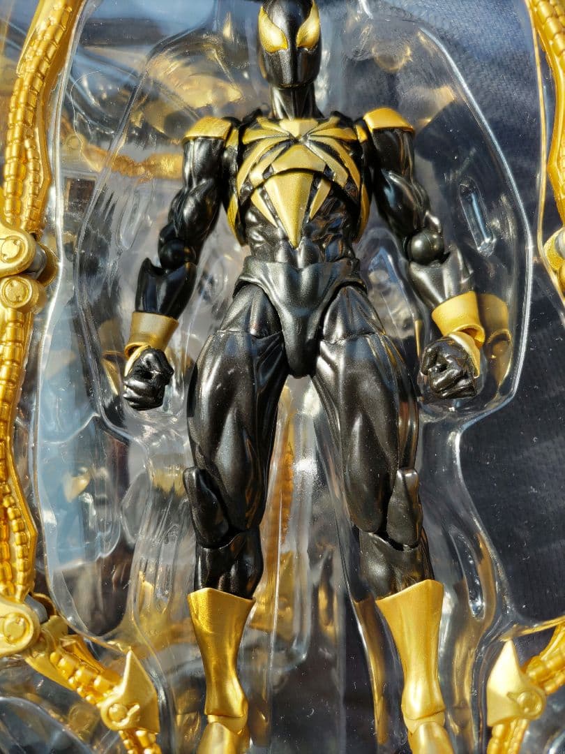 リボルテック　アメイジング・ヤマグチ　アイアンスパイダー　ブラック