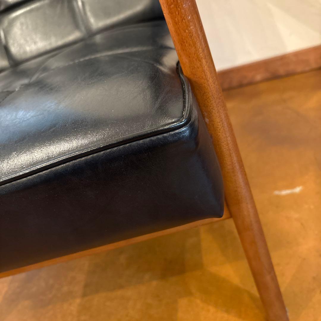 カリモク60 1人掛けソファ 黒①