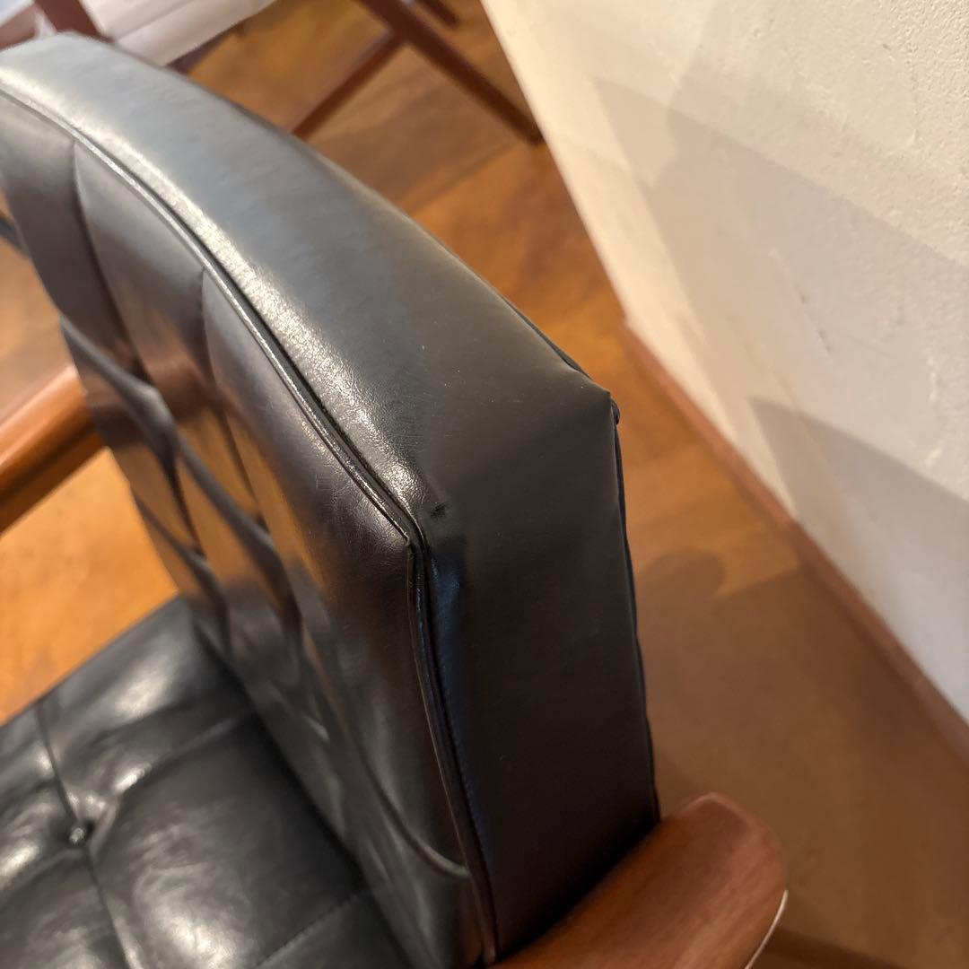 カリモク60 1人掛けソファ 黒①