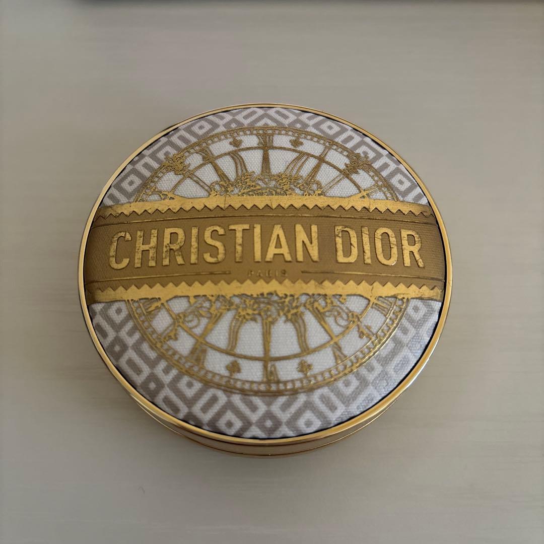 ディオール　フォーエバー　イドラグロウクッション　00.5Nニュートラル