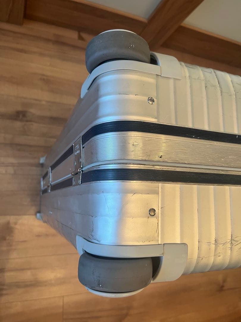 リモワ　シルバーインテグラ　104ℓ 4輪