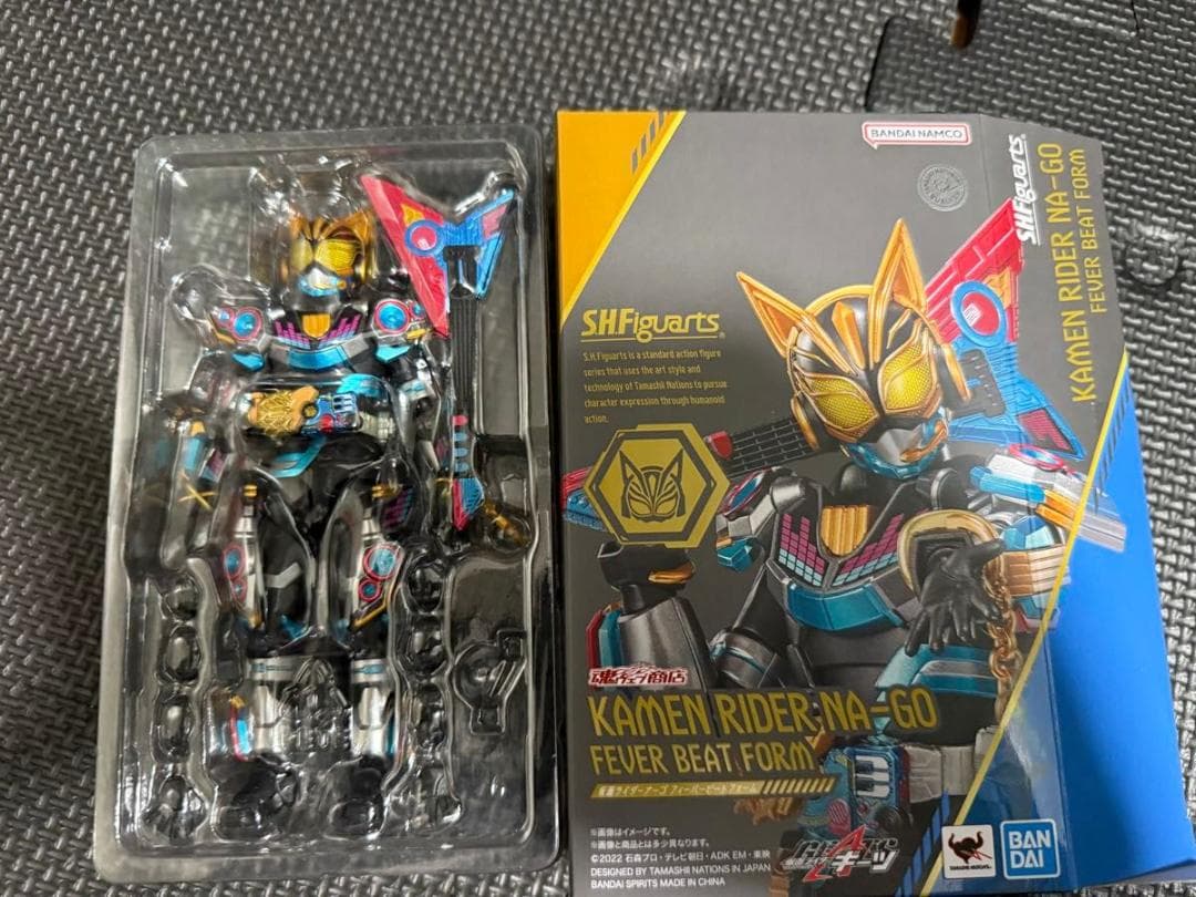 フィギュアーツ 仮面ライダーナーゴ フィーバービートフォーム×2