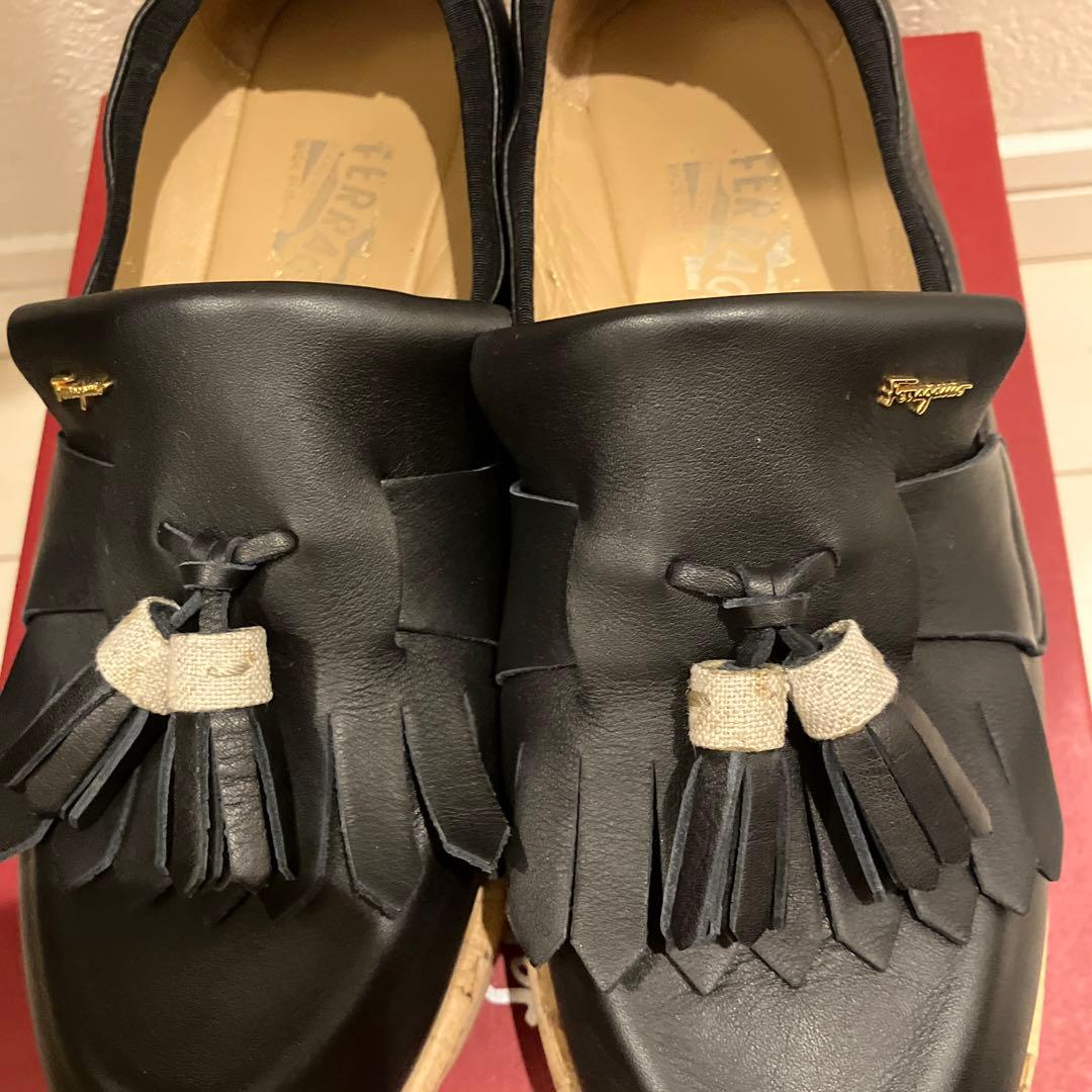 フェラガモ タッセルレザースリッポンローファー　靴袋付き MADOR 6