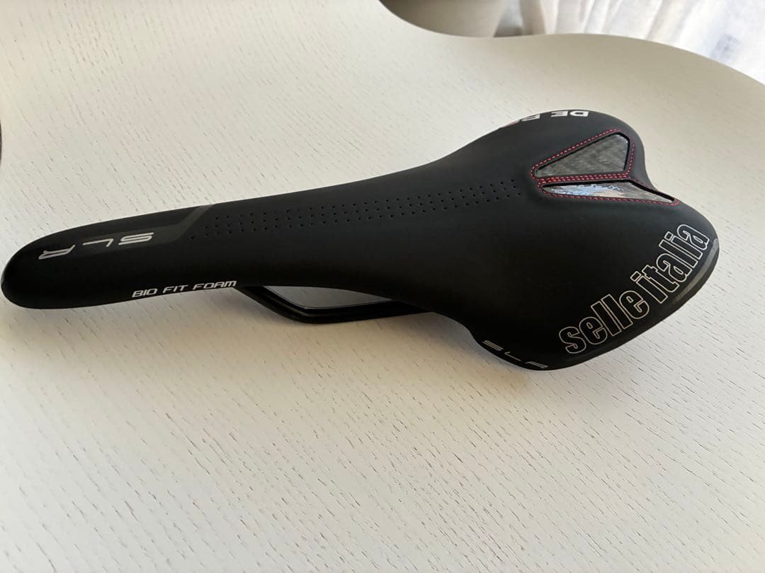 【未使用・美品】DE ROSA サドル　セライタリア　ロードバイク　カーボン