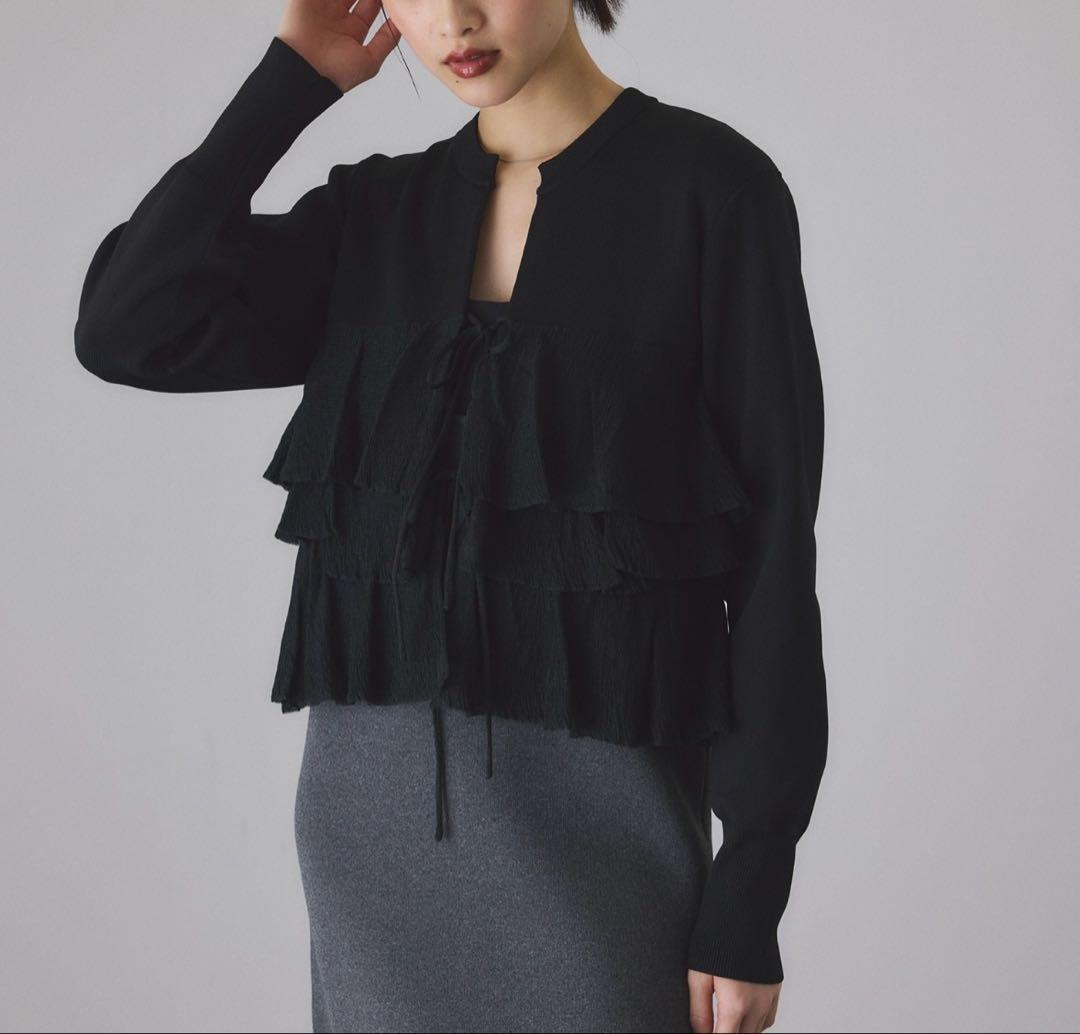 ADAM ET ROPE FEMME 【サステナブル】 フリルカーディガン