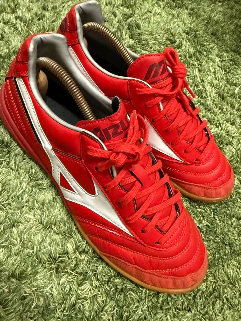 モレリア　フットサルシューズ　レッド