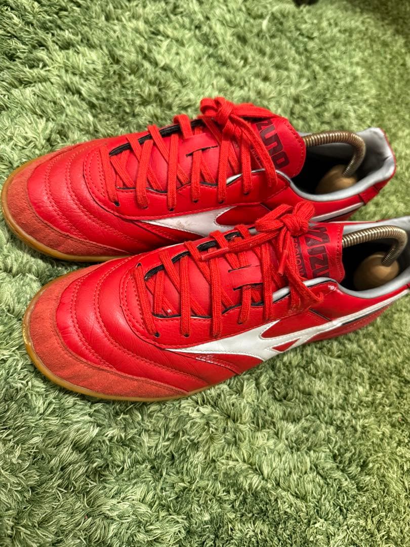 モレリア　フットサルシューズ　レッド