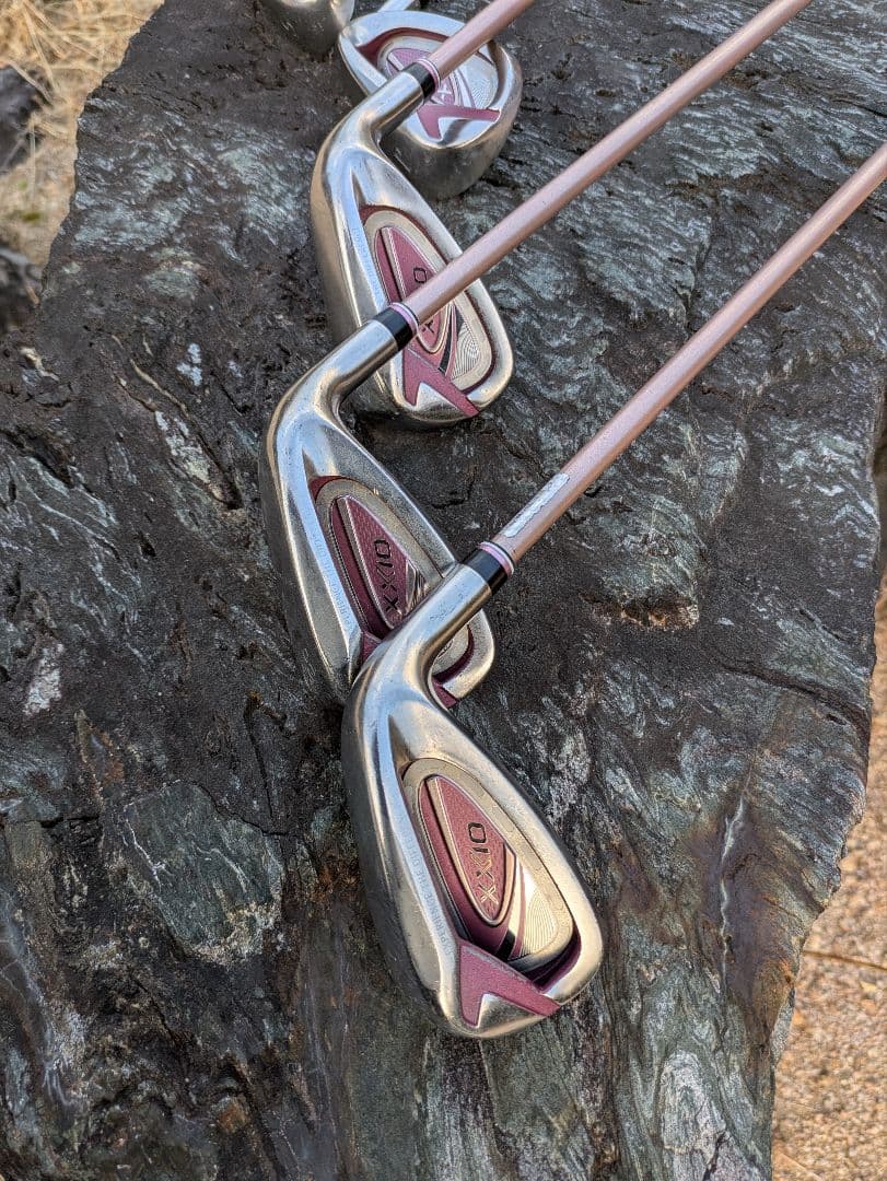 レディースゼクシオ12アイアン5本ボルドー