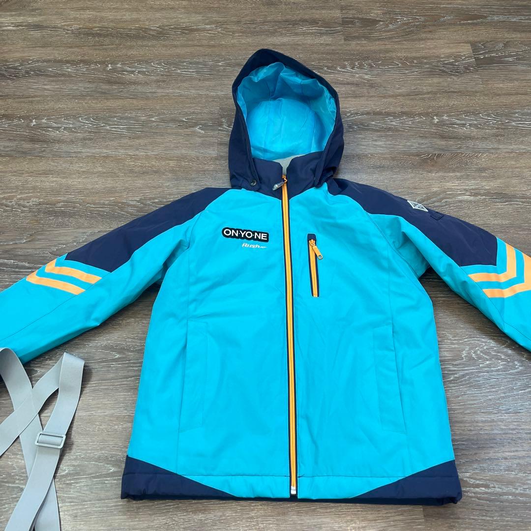 オンヨネ　美品　セットアップ　スキーウェア　150 男の子　女の子