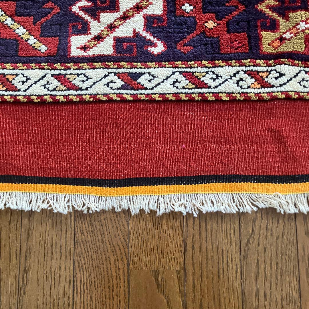 実物を見たら感動ものです！とても貴重なトルコオールド絨毯　素晴らしい色合い