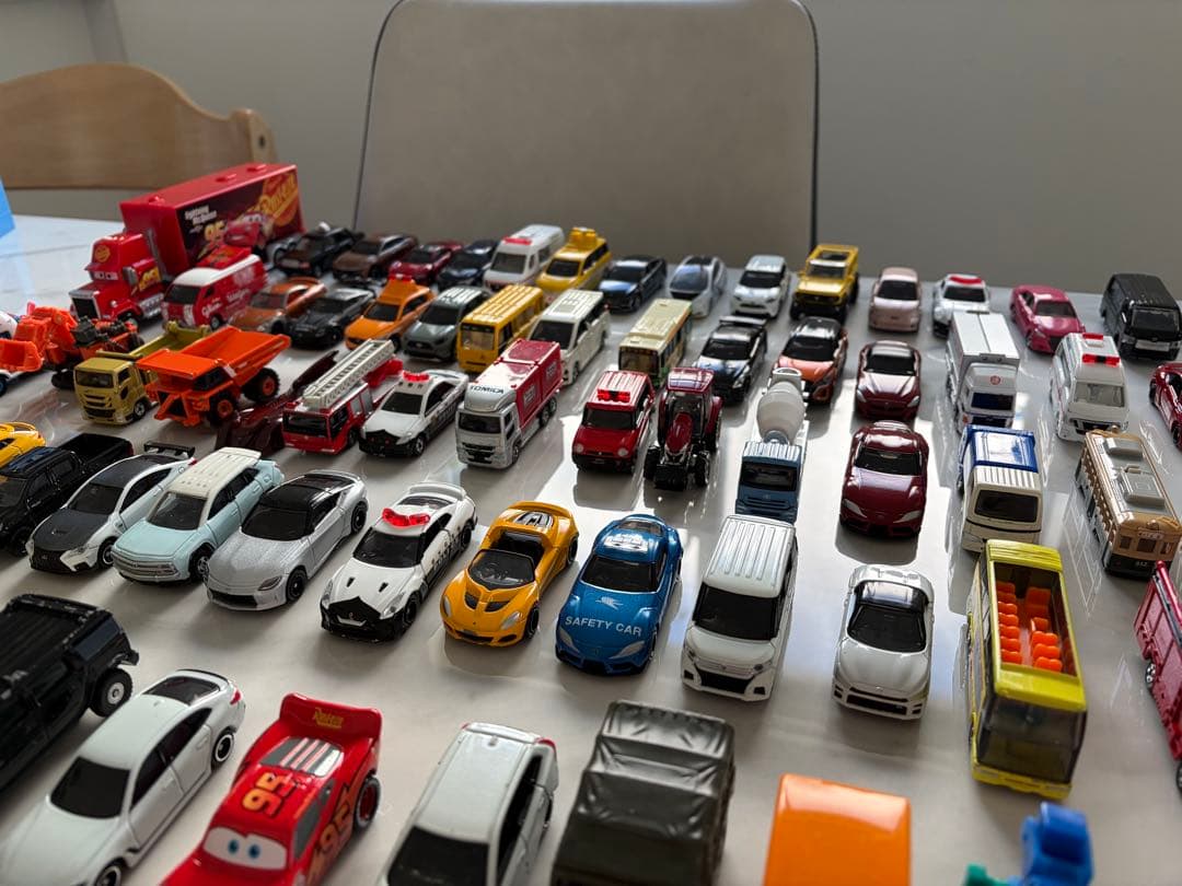 トミカ ミニカー 80台 まとめ売り トミカケース おかたづけコンボイ