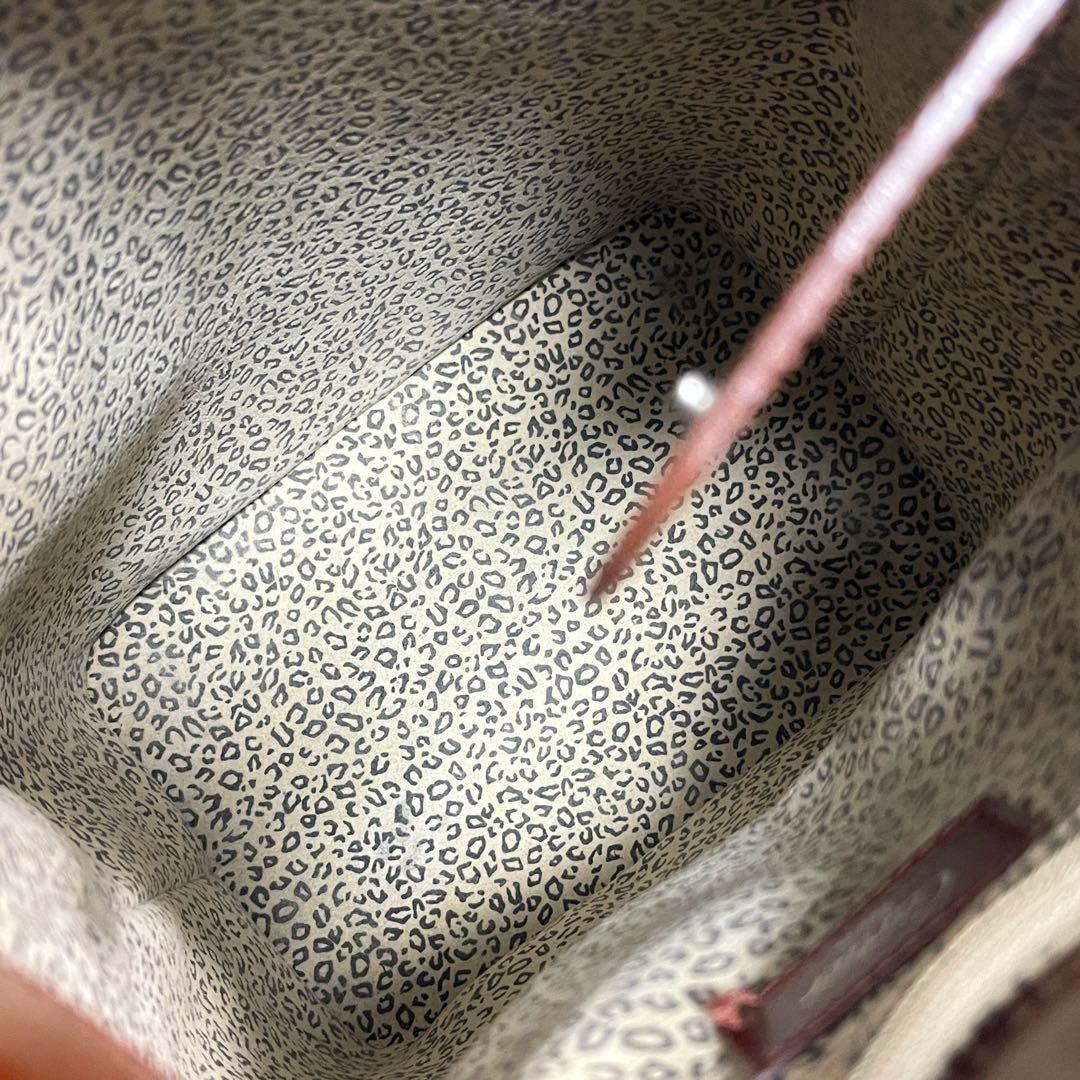 美品　カルティエ　パンテール　ボディバッグ　パンサー金具　レザー　斜め掛け　茶色