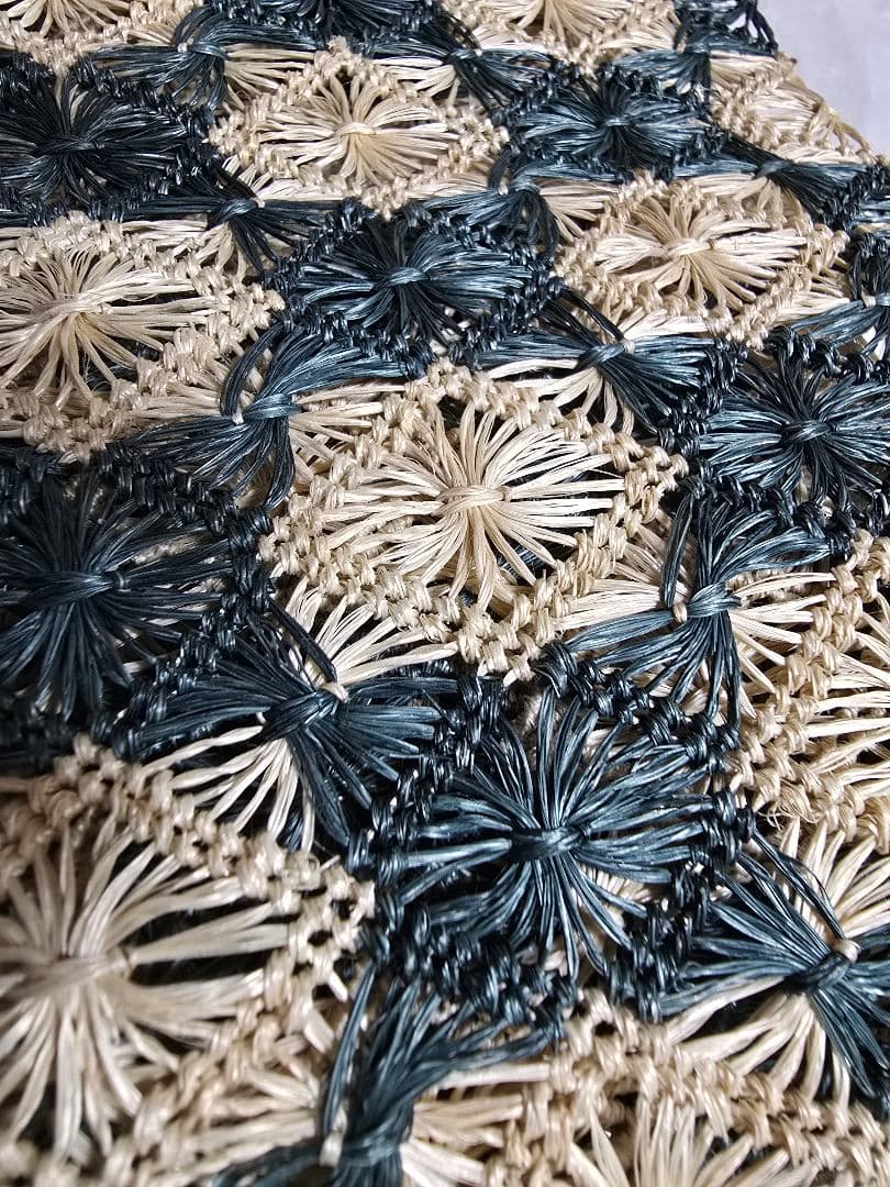 値下げしています。誉田屋源兵衛の芭蕉(アバカ)帯、半巾市松（緑青×キナリ色）