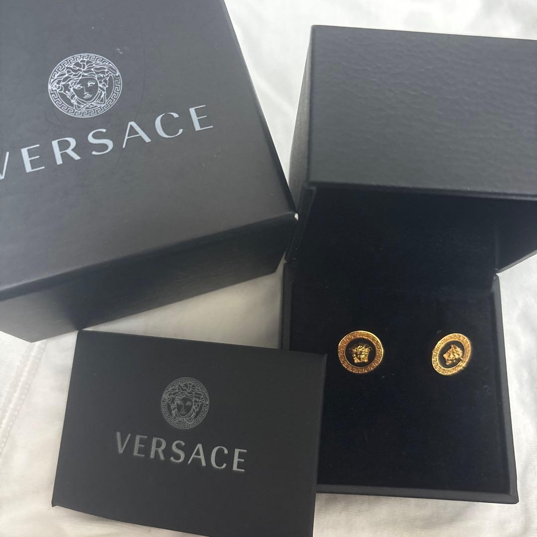 ヴェルサーチ　スタッド　ピアス