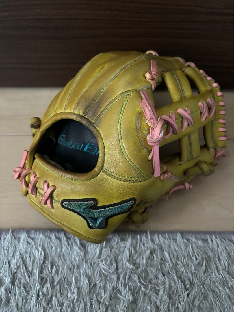 ミズノ グローバルエリート 軟式用グラブ