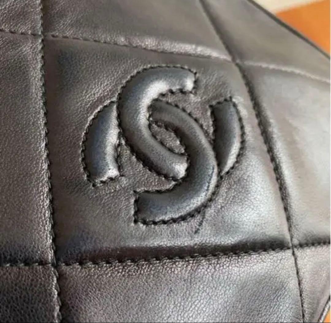 美品　シャネル チェーンショルダー ラムスキン