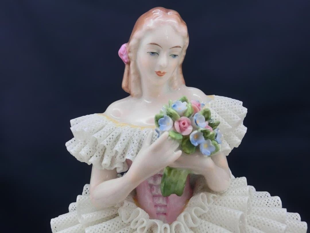 『ジッツェンドルフィン』レース・フィギュリンH.24cm