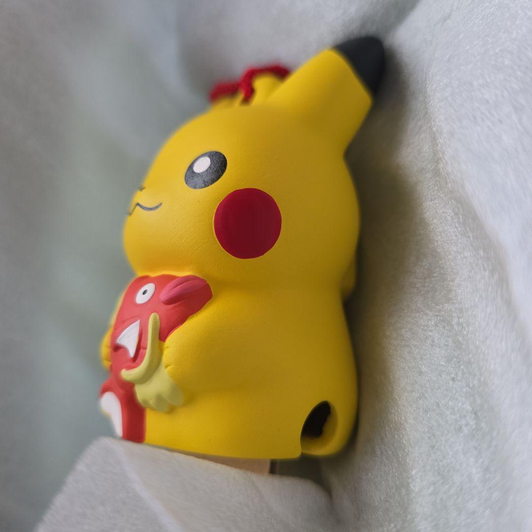 新品　2021 ポケモン 陶飾り 鈴 ピカチュウ と コイキング