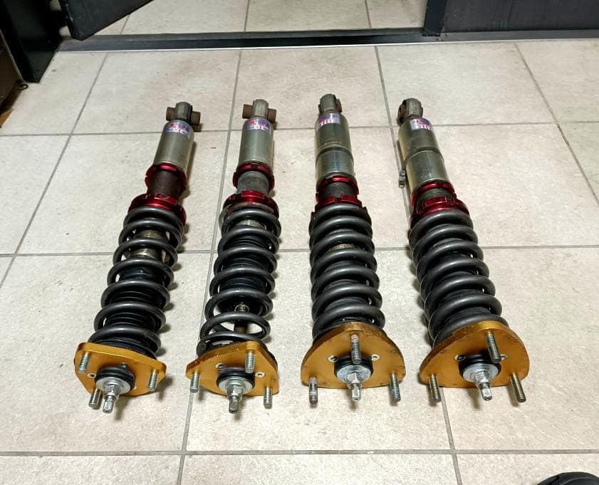 クラウンGRS180/182/184/200 フルタップ式 車高調JIC