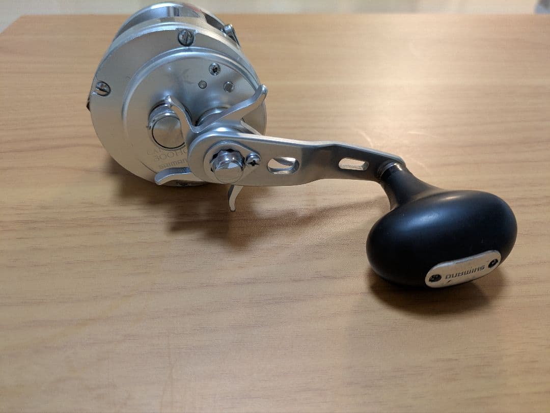 シマノ　オシアカルカッタ 300HG ベイトリール　右巻き