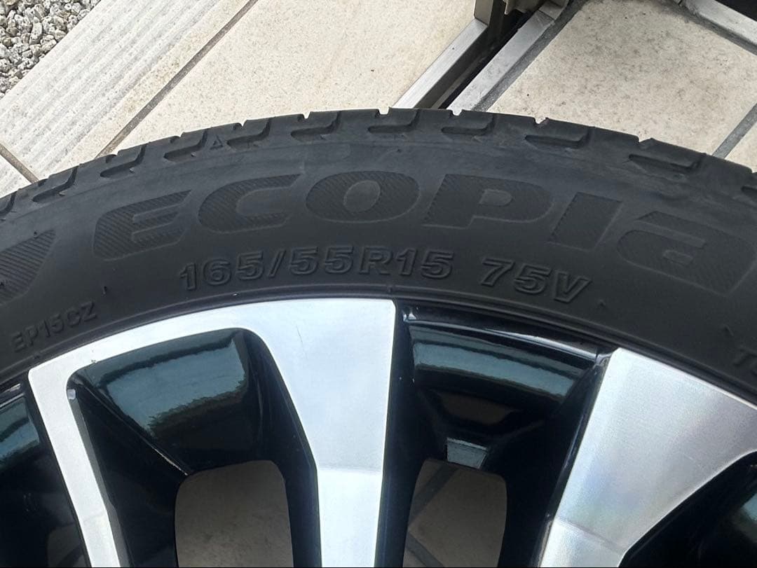 ダイハツ純正　タント カスタムRS 15インチ　４本セット