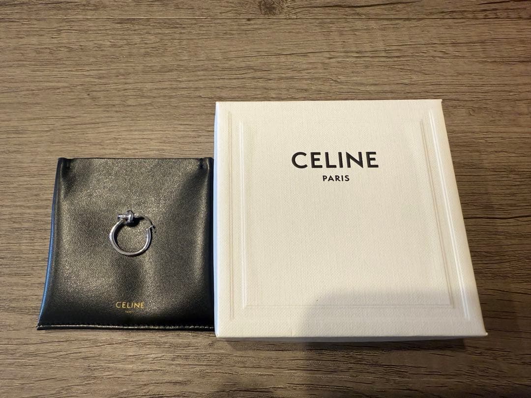 CELINE ノット スモールフープピアス