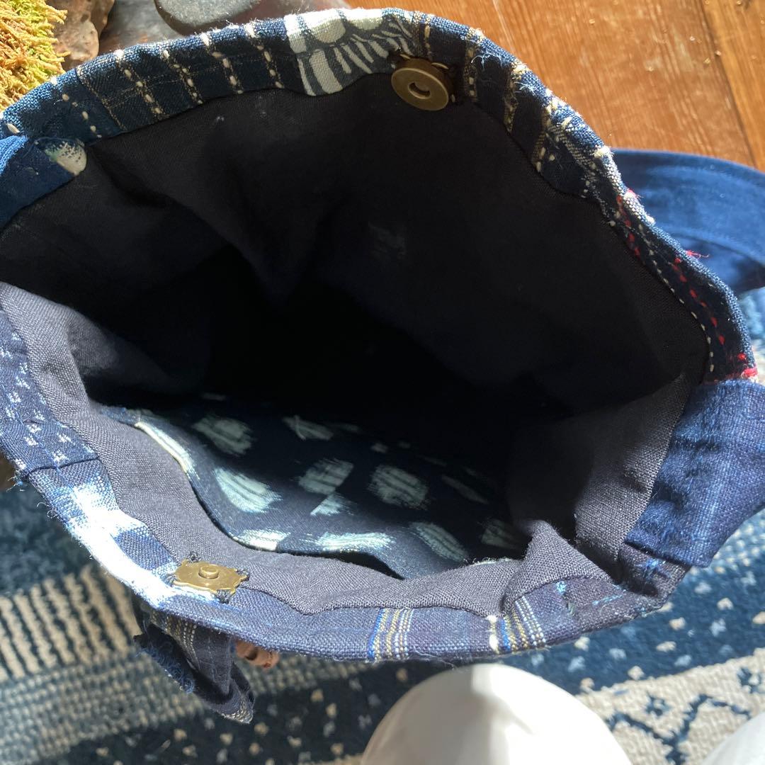 胡桃かごバックショルダー国産藍染型染め雪ん子刺し子山葡萄栃の実チャーム