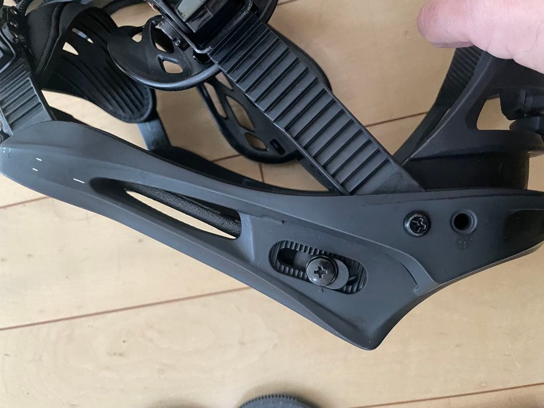 BURTON CARTELビンディング